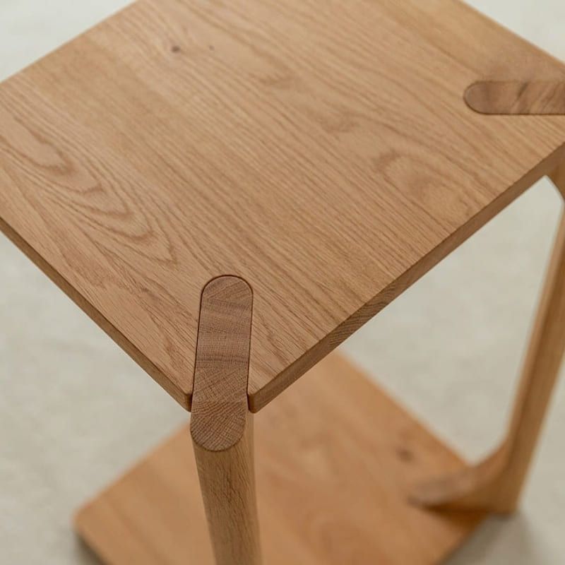 Bout de canapé chêne massif clair et design ELIO 38cm